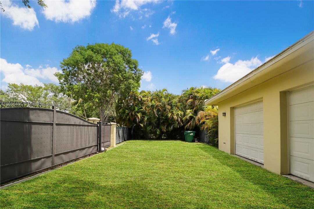 For Sale: $3,000,000 (4 beds, 4 baths, 4174 Square Feet)