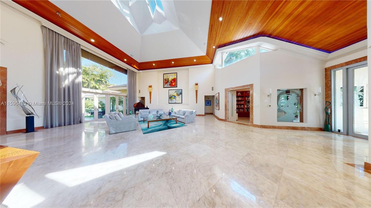 For Sale: $5,800,000 (5 beds, 4 baths, 6680 Square Feet)