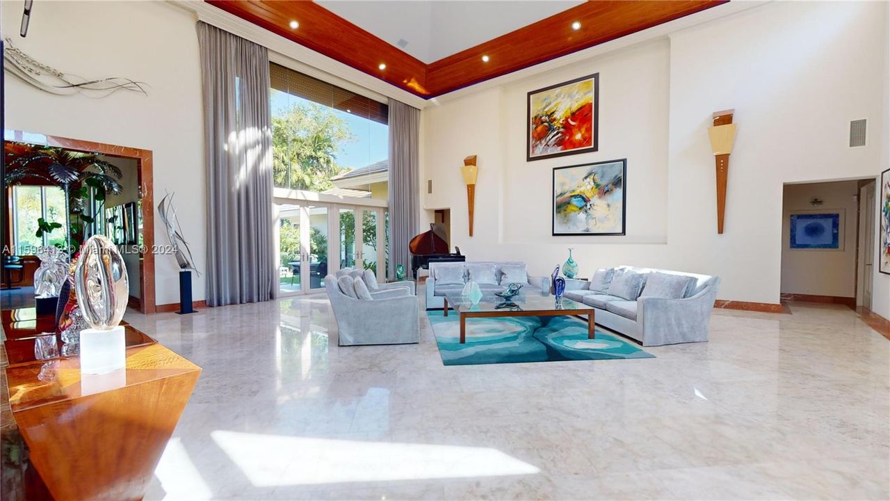 For Sale: $5,800,000 (5 beds, 4 baths, 6680 Square Feet)