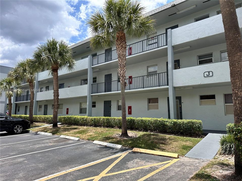 Recently Sold: $149,999 (2 beds, 2 baths, 1025 Square Feet)