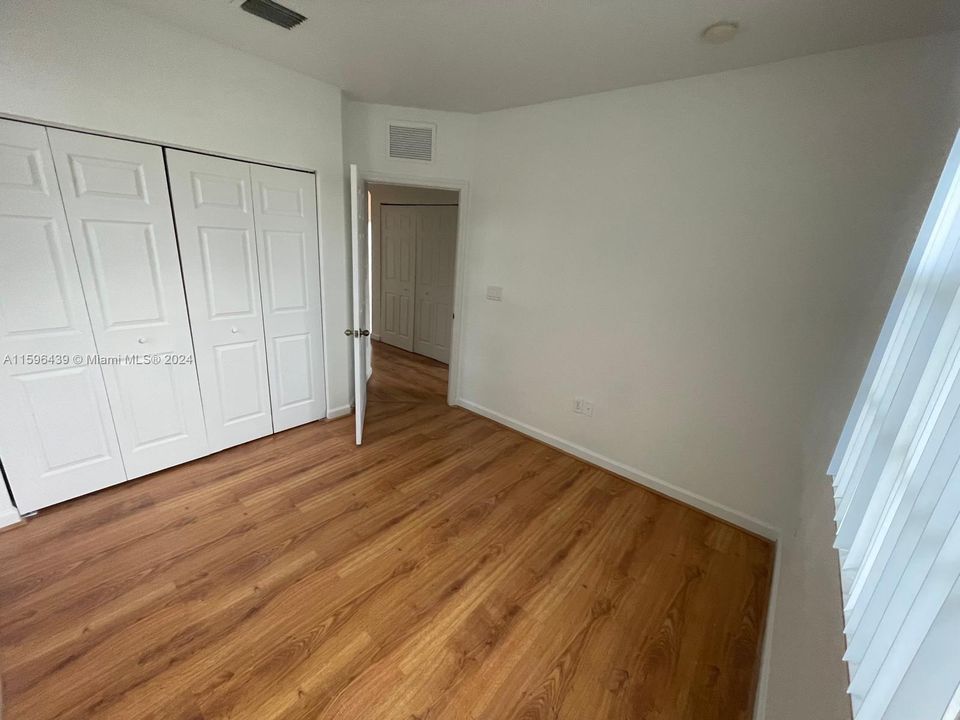 Active With Contract: $2,350 (3 beds, 2 baths, 1062 Square Feet)