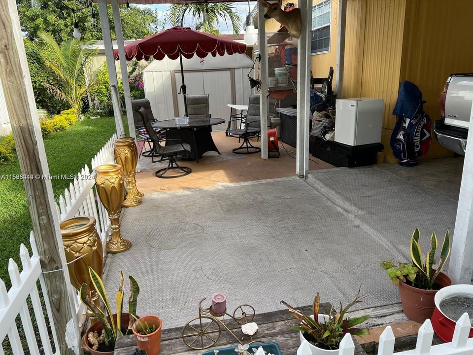 For Sale: $125,000 (3 beds, 3 baths, 1320 Square Feet)