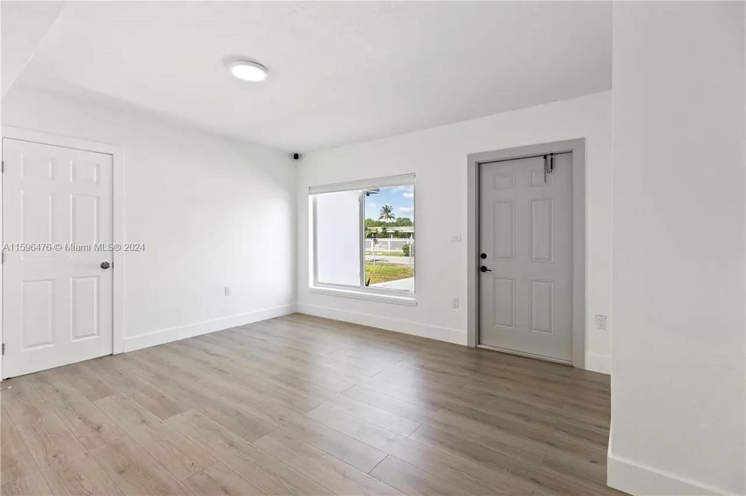 Recently Rented: $3,500 (3 beds, 2 baths, 1186 Square Feet)