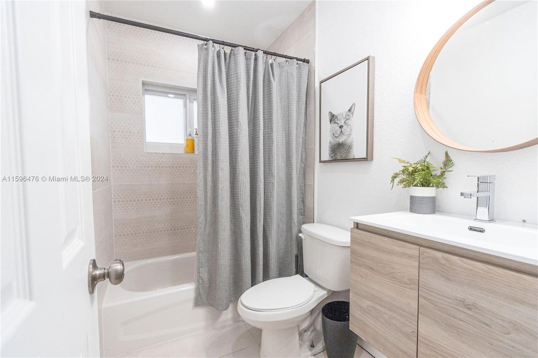 Recently Rented: $3,500 (3 beds, 2 baths, 1186 Square Feet)