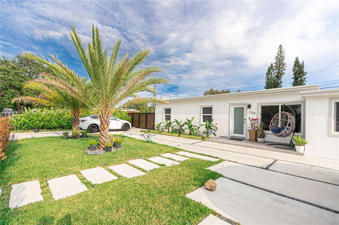 Recently Rented: $3,500 (3 beds, 2 baths, 1186 Square Feet)