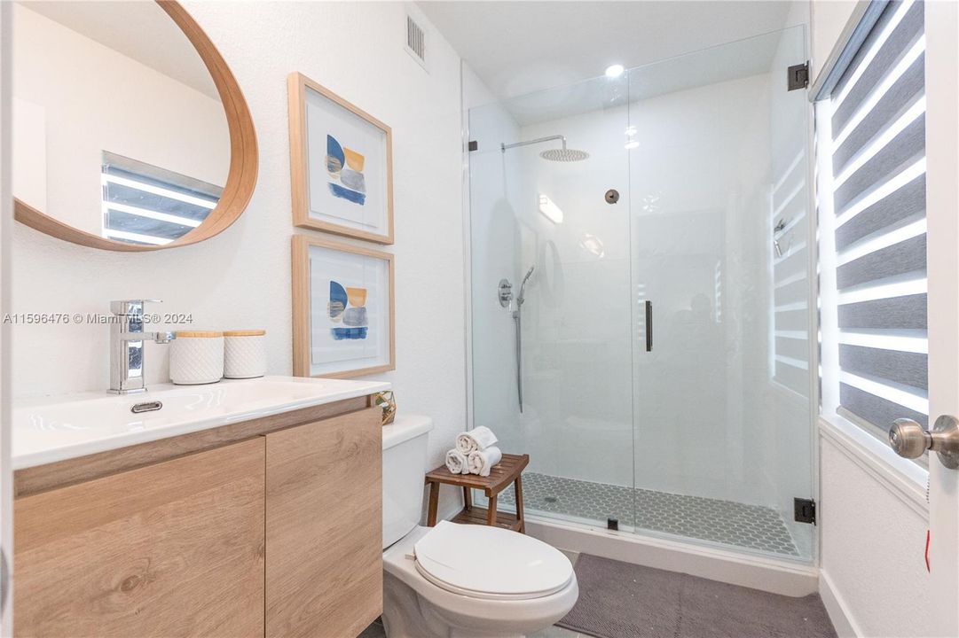 Recently Rented: $3,500 (3 beds, 2 baths, 1186 Square Feet)