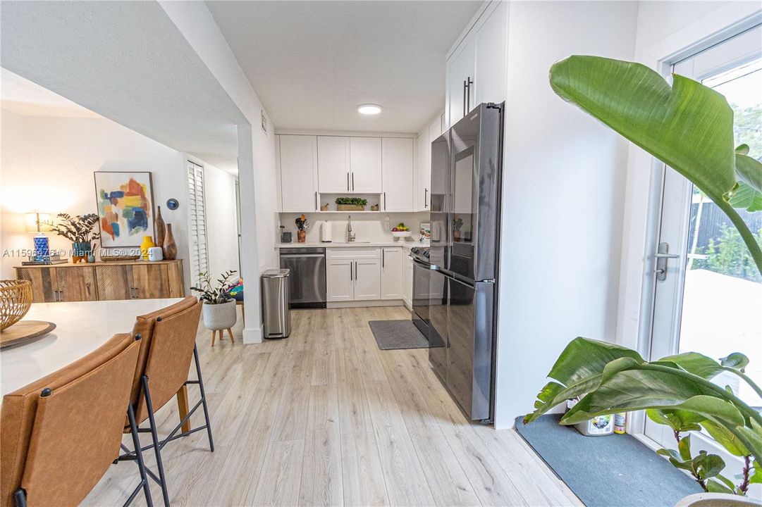 Recently Rented: $3,500 (3 beds, 2 baths, 1186 Square Feet)