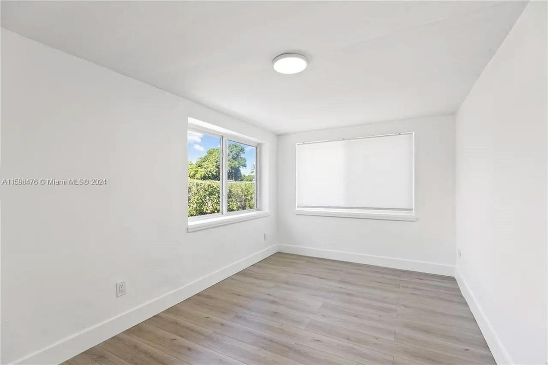 Recently Rented: $3,500 (3 beds, 2 baths, 1186 Square Feet)