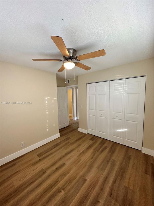 Active With Contract: $2,375 (3 beds, 2 baths, 966 Square Feet)