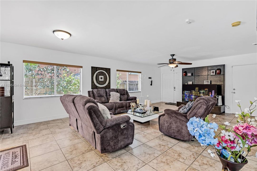 Recently Sold: $720,000 (4 beds, 2 baths, 2032 Square Feet)