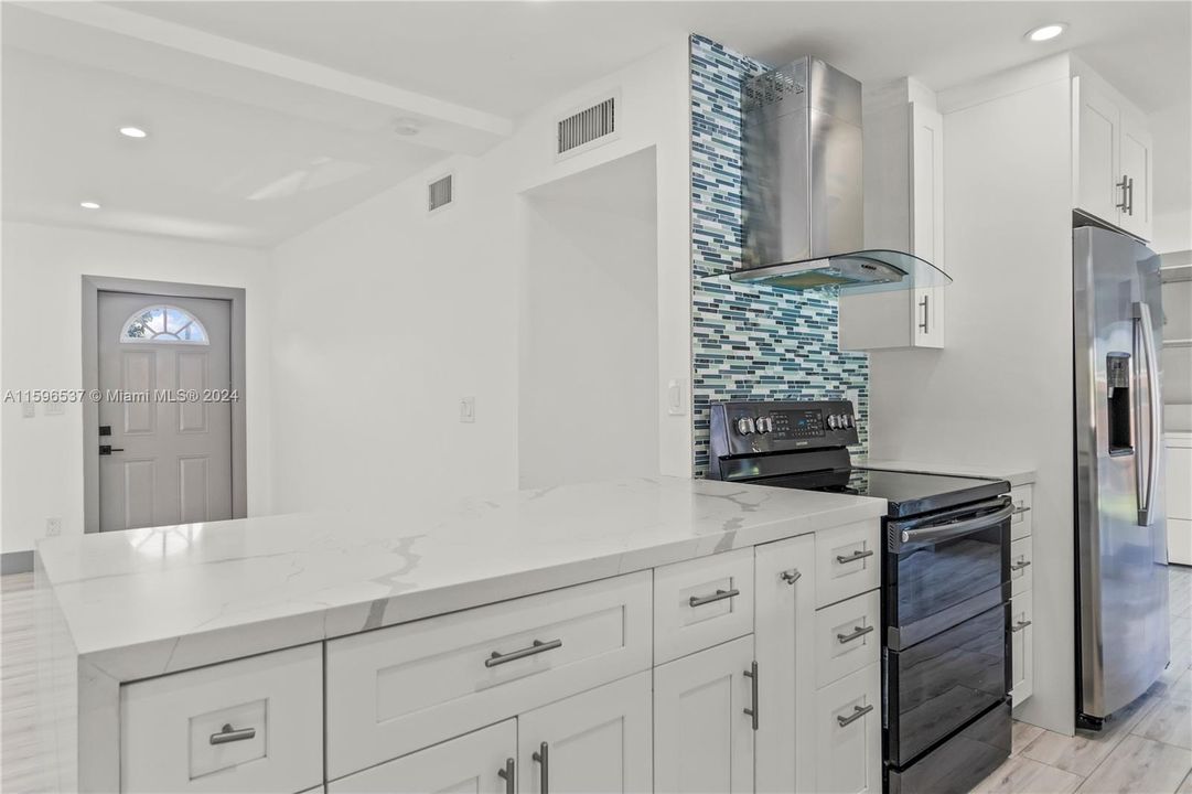 Active With Contract: $3,500 (3 beds, 2 baths, 1655 Square Feet)