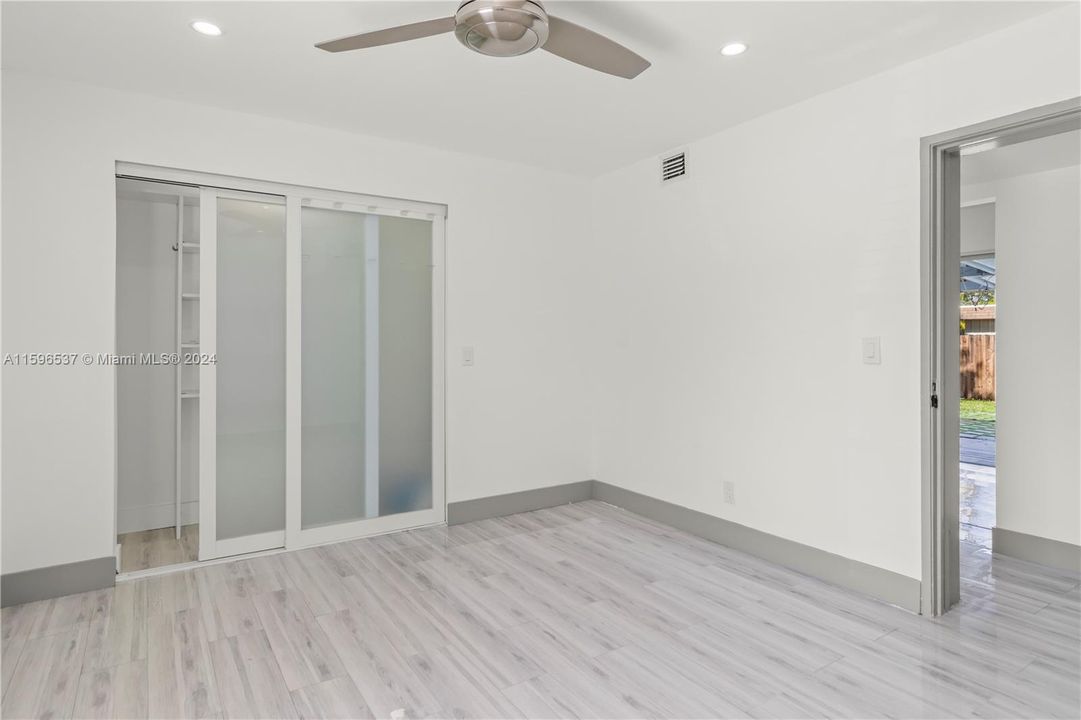 Active With Contract: $3,500 (3 beds, 2 baths, 1655 Square Feet)