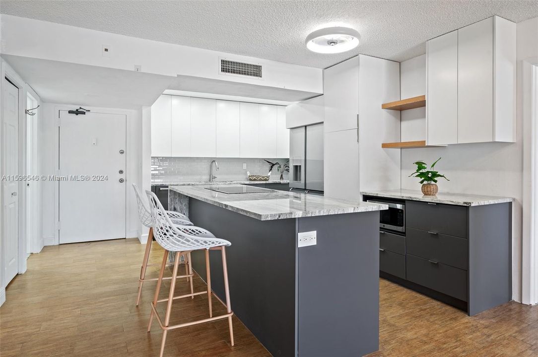 For Sale: $334,900 (2 beds, 2 baths, 1106 Square Feet)