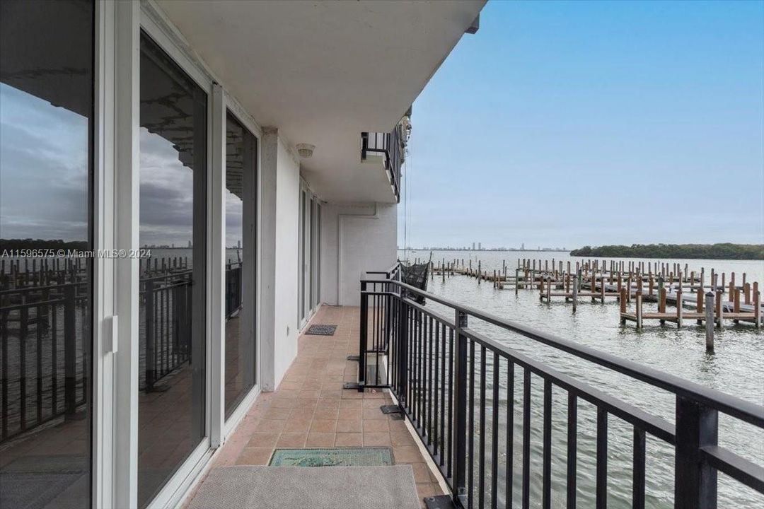 Vendido Recientemente: $369,000 (1 camas, 1 baños, 1042 Pies cuadrados)