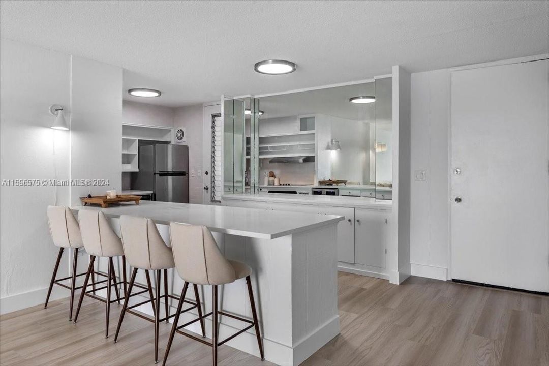 Vendido Recientemente: $369,000 (1 camas, 1 baños, 1042 Pies cuadrados)