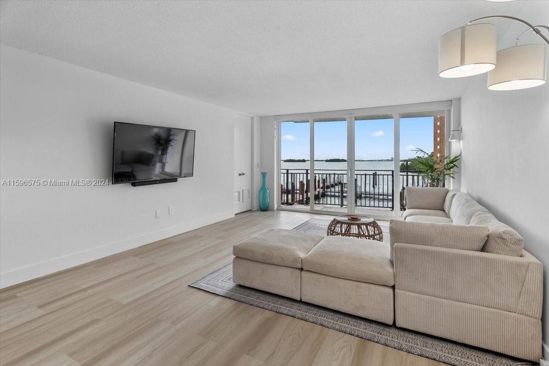 Vendido Recientemente: $369,000 (1 camas, 1 baños, 1042 Pies cuadrados)