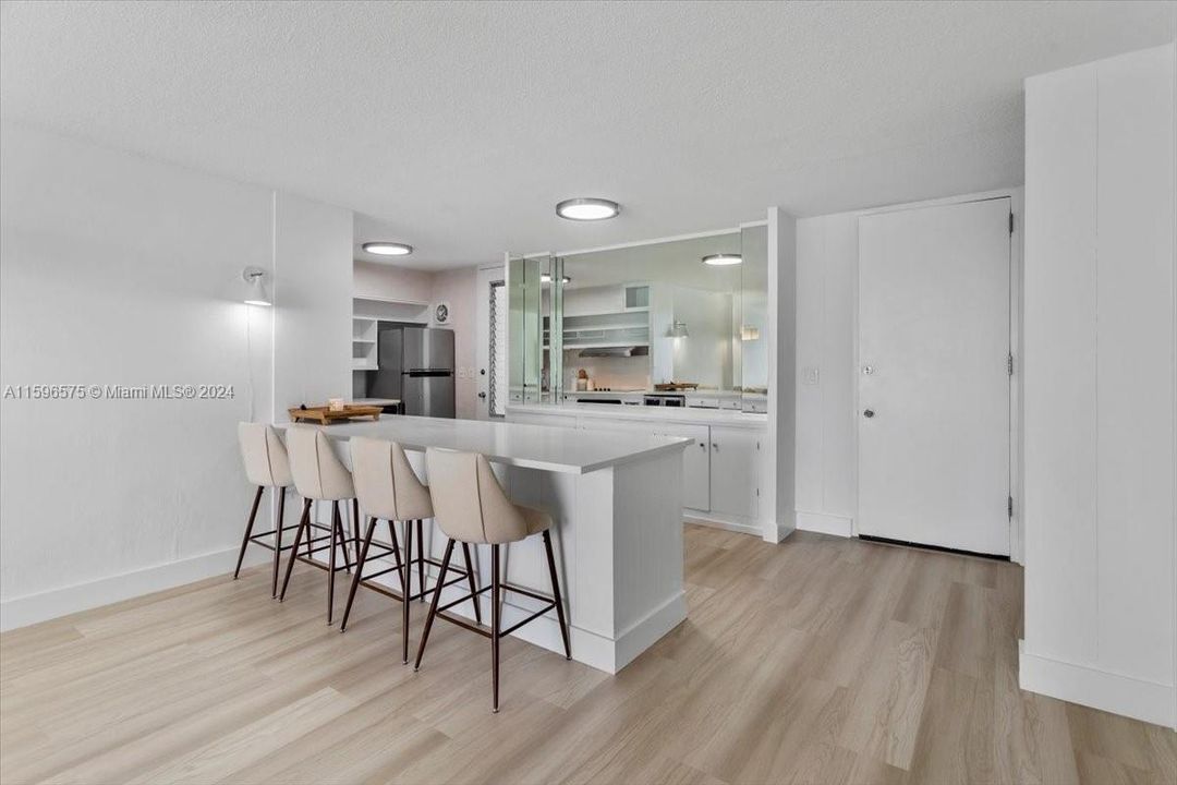 Vendido Recientemente: $369,000 (1 camas, 1 baños, 1042 Pies cuadrados)