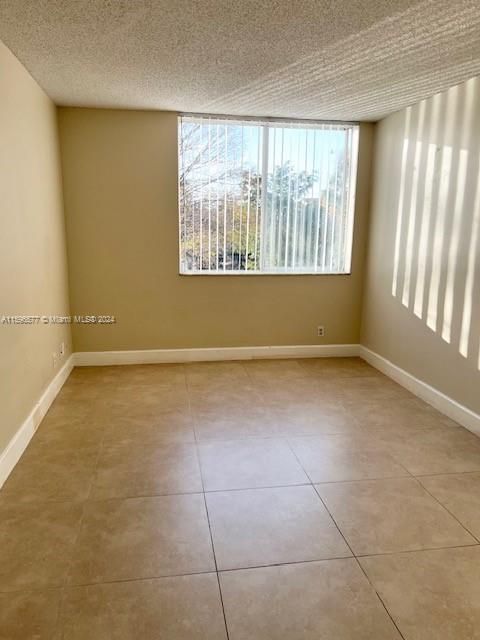 Recently Rented: $2,100 (2 beds, 2 baths, 940 Square Feet)