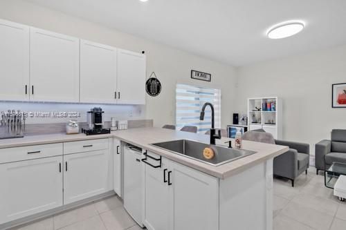 Recently Sold: $525,000 (3 beds, 2 baths, 1650 Square Feet)