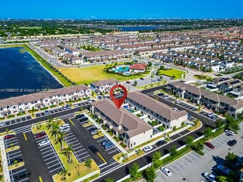 Recently Sold: $525,000 (3 beds, 2 baths, 1650 Square Feet)