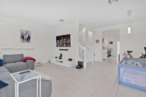 Recently Sold: $525,000 (3 beds, 2 baths, 1650 Square Feet)