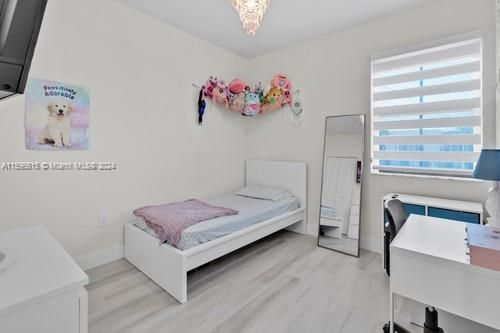 Recently Sold: $525,000 (3 beds, 2 baths, 1650 Square Feet)