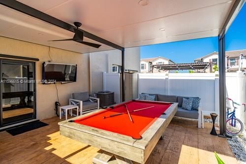 Recently Sold: $525,000 (3 beds, 2 baths, 1650 Square Feet)