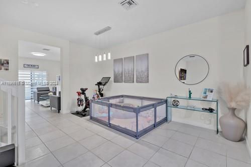 Recently Sold: $525,000 (3 beds, 2 baths, 1650 Square Feet)