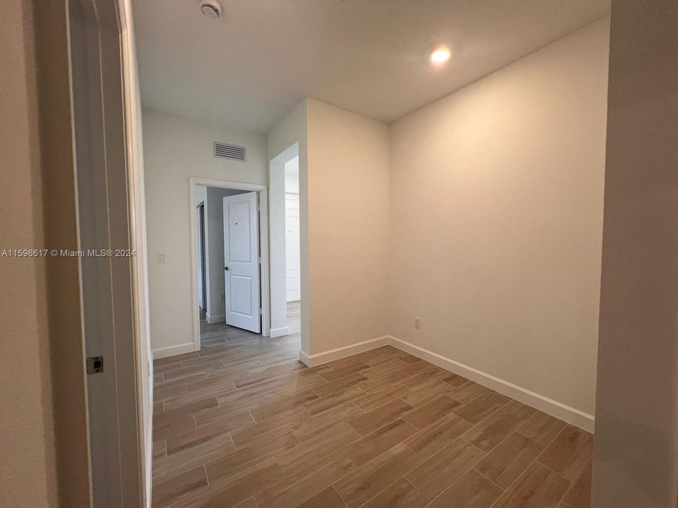 Recently Rented: $3,450 (3 beds, 2 baths, 1952 Square Feet)