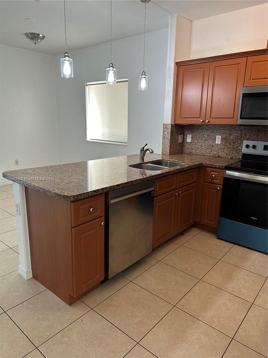 Active With Contract: $2,950 (3 beds, 2 baths, 1430 Square Feet)