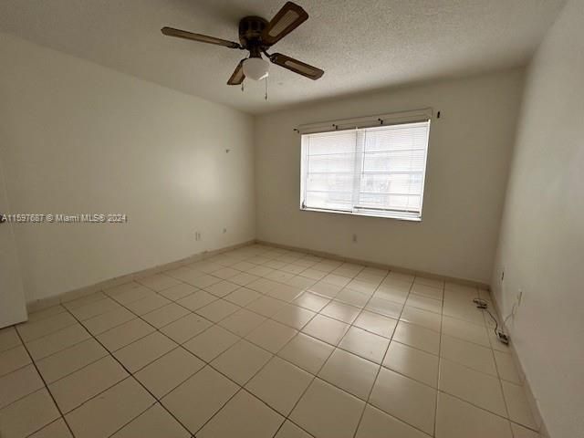 For Sale: $218,500 (2 beds, 1 baths, 897 Square Feet)