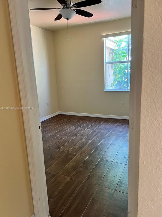 Active With Contract: $2,400 (3 beds, 3 baths, 1378 Square Feet)