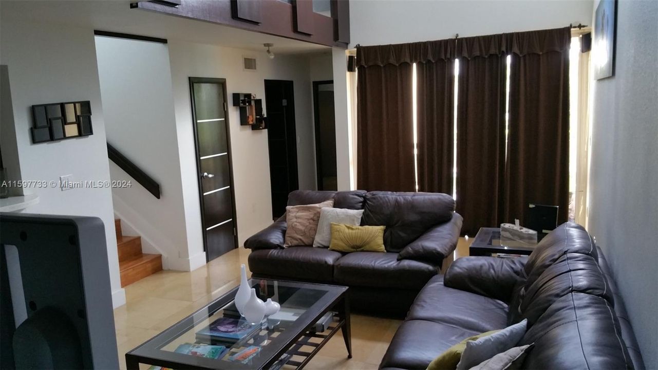 En Venta: $399,000 (2 camas, 2 baños, 1349 Pies cuadrados)