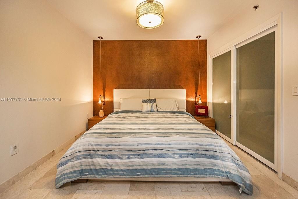Недавно арендовано: $2,950 (1 спален, 1 ванн, 844 Квадратных фут)