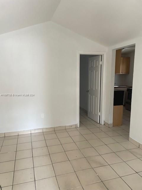 Active With Contract: $1,500 (1 beds, 1 baths, 1589 Square Feet)