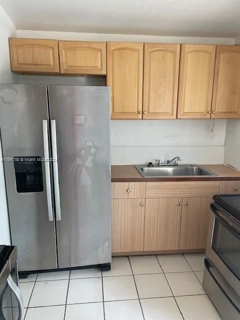 Active With Contract: $1,500 (1 beds, 1 baths, 1589 Square Feet)