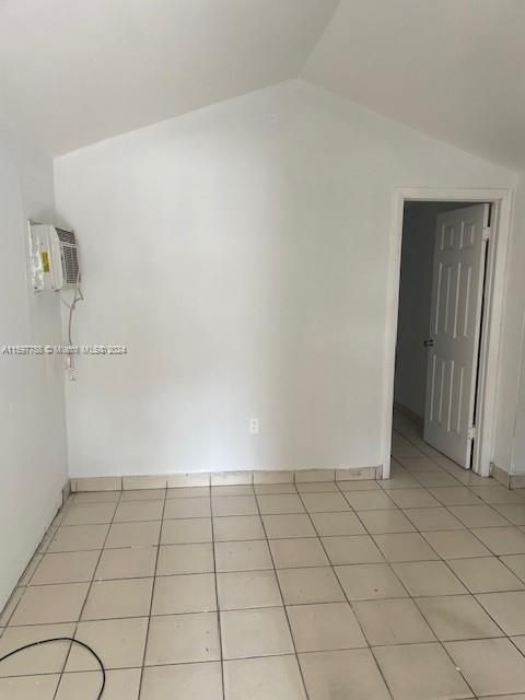 Active With Contract: $1,500 (1 beds, 1 baths, 1589 Square Feet)