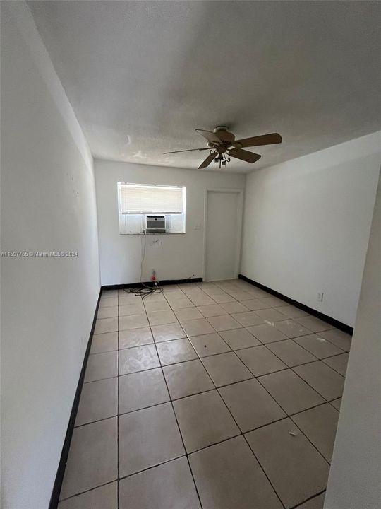 For Rent: $1,300 (0 beds, 1 baths, 7150 Square Feet)