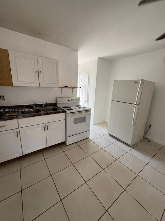 For Rent: $1,300 (0 beds, 1 baths, 7150 Square Feet)