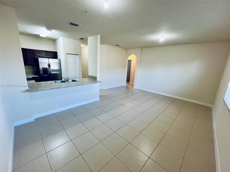 Recently Rented: $2,100 (3 beds, 2 baths, 1151 Square Feet)