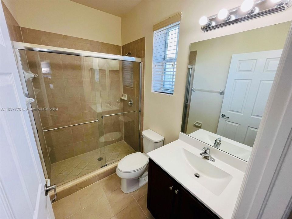 Recently Rented: $2,100 (3 beds, 2 baths, 1151 Square Feet)