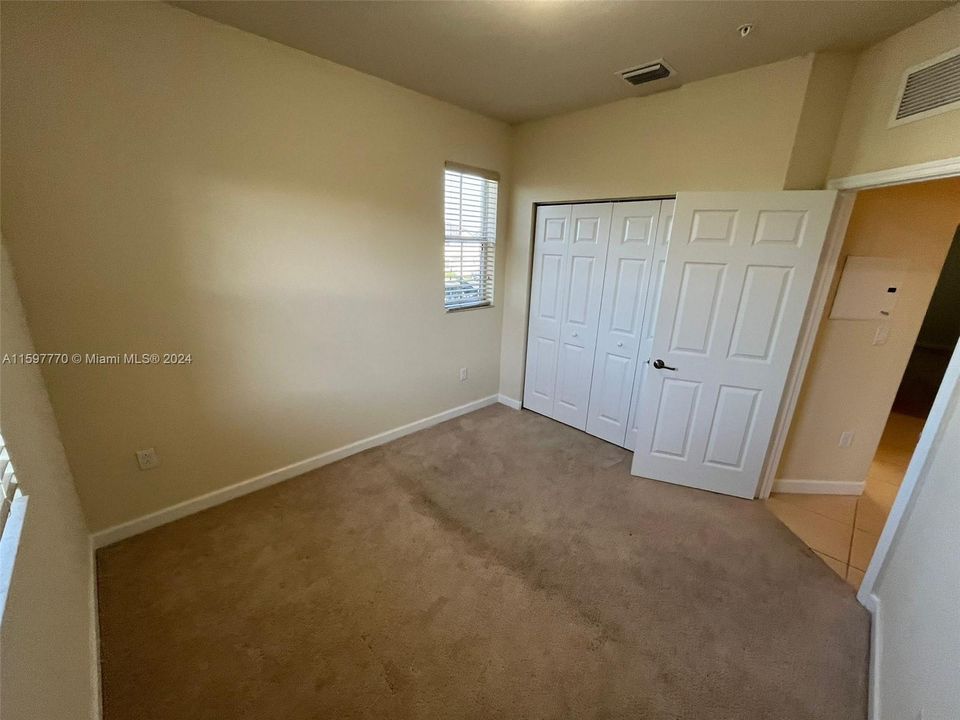 Recently Rented: $2,100 (3 beds, 2 baths, 1151 Square Feet)