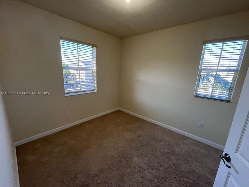 Recently Rented: $2,100 (3 beds, 2 baths, 1151 Square Feet)