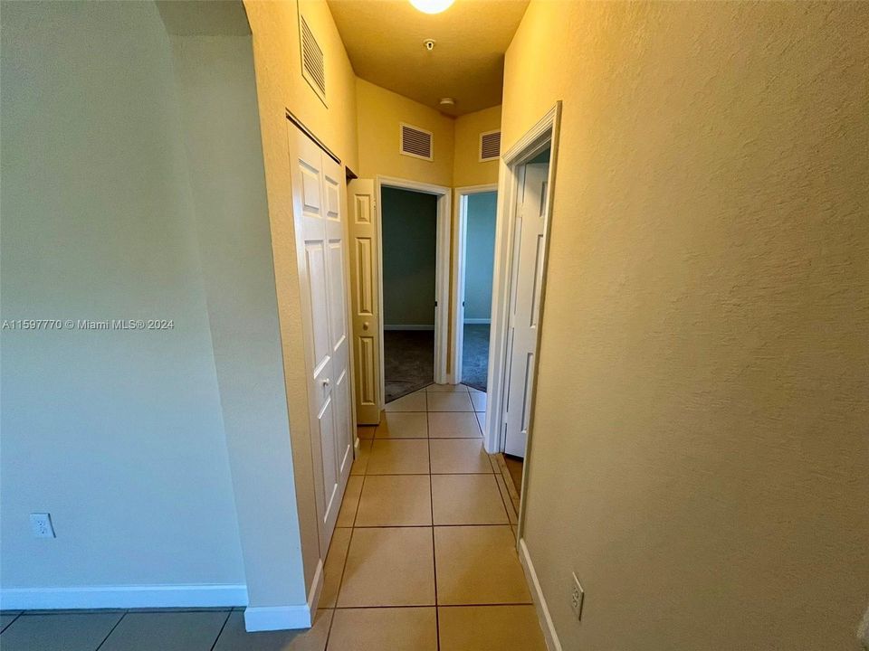 Recently Rented: $2,100 (3 beds, 2 baths, 1151 Square Feet)