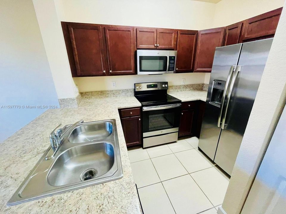 Recently Rented: $2,100 (3 beds, 2 baths, 1151 Square Feet)