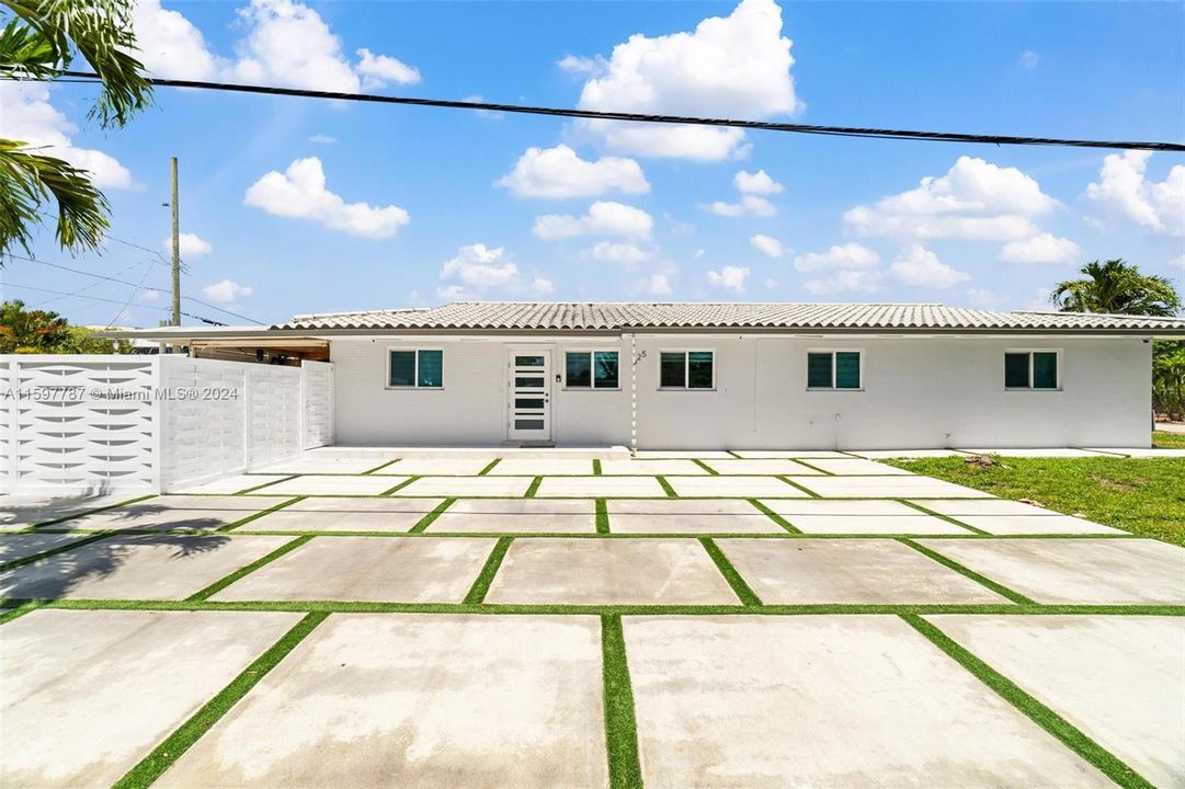 En Venta: $1,300,000 (4 camas, 2 baños, 1934 Pies cuadrados)