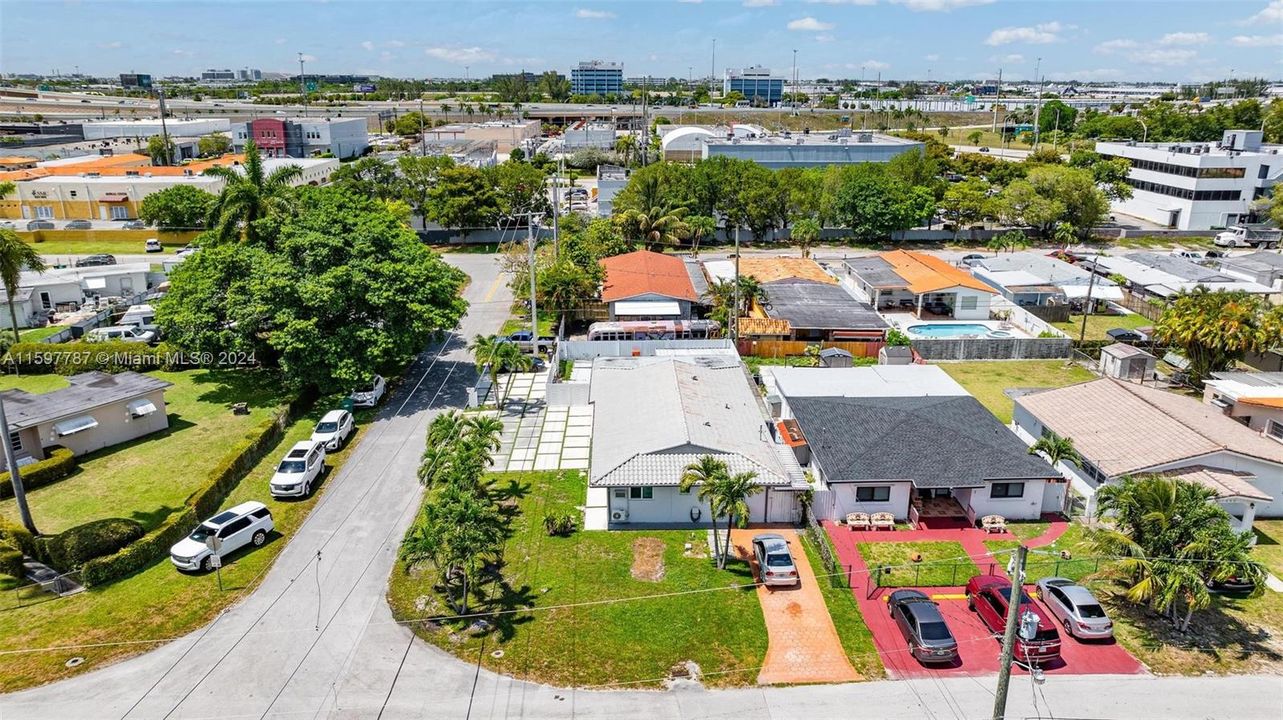 For Sale: $1,300,000 (4 beds, 2 baths, 1934 Square Feet)