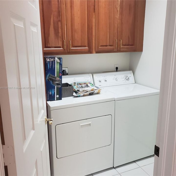 For Rent: $4,000 (3 beds, 2 baths, 1690 Square Feet)