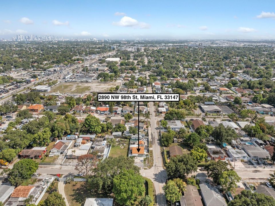 Active With Contract: $500,000 (3 beds, 2 baths, 1069 Square Feet)