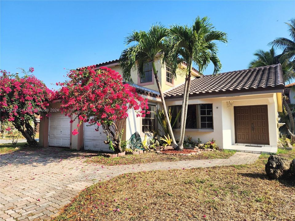 Active With Contract: $700,000 (4 beds, 2 baths, 2441 Square Feet)